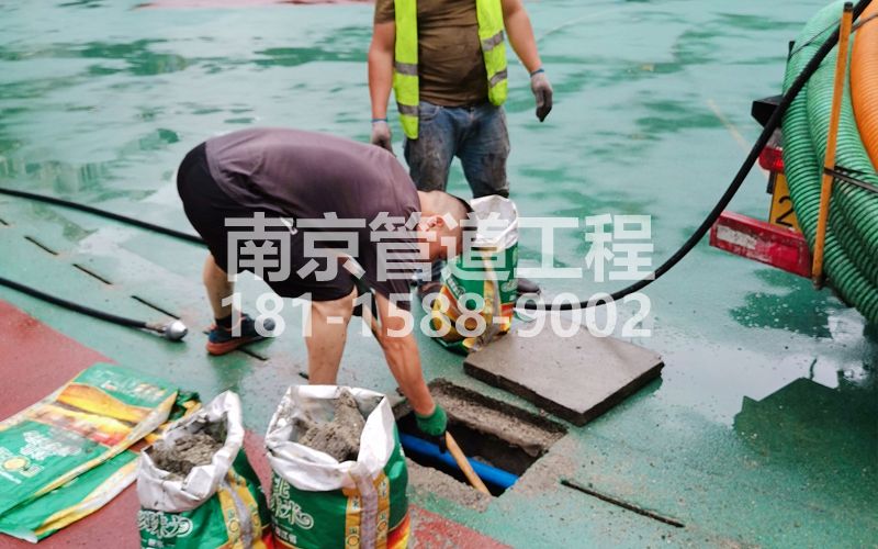 218迈皋桥村管道清淤