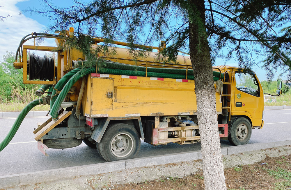 283迈皋桥村清洗抽粪车