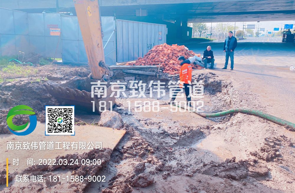 迈皋桥村泥浆清理